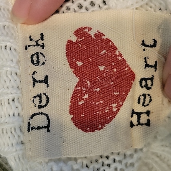 DEREK HEART white bat sleeved knitted sweater. Neat distressed pattern. Size M - Picture 7 of 9